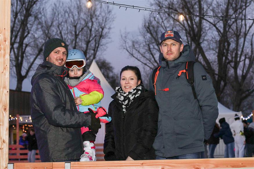 Podersdorf: Eislaufvergnügen und Perchtenlauf
