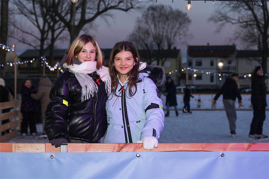 Podersdorf: Eislaufvergnügen und Perchtenlauf