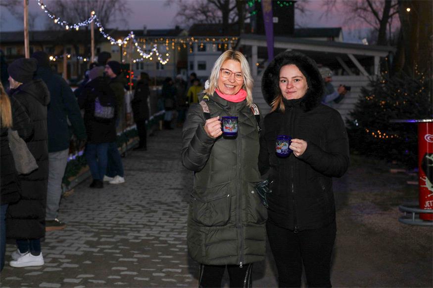 Podersdorf: Eislaufvergnügen und Perchtenlauf