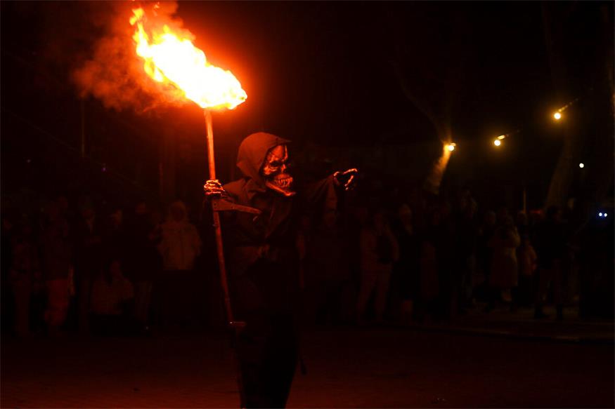 Podersdorf: Eislaufvergnügen und Perchtenlauf
