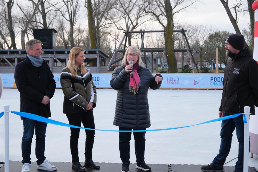 PODO on Ice: Erste Eislaufbahn am Neusiedler See eröffnet