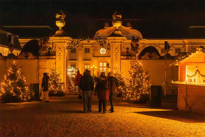 So schön glänzt der pannonische Weihnachtsmarkt in Halbturn