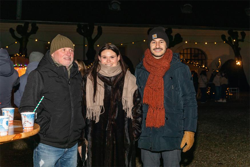 So schön glänzt der pannonische Weihnachtsmarkt in Halbturn