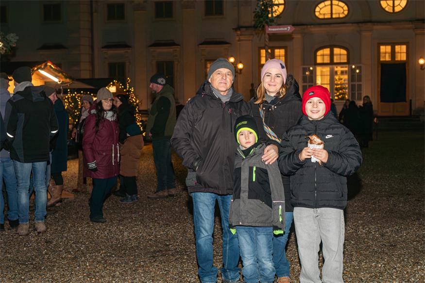 So schön glänzt der pannonische Weihnachtsmarkt in Halbturn