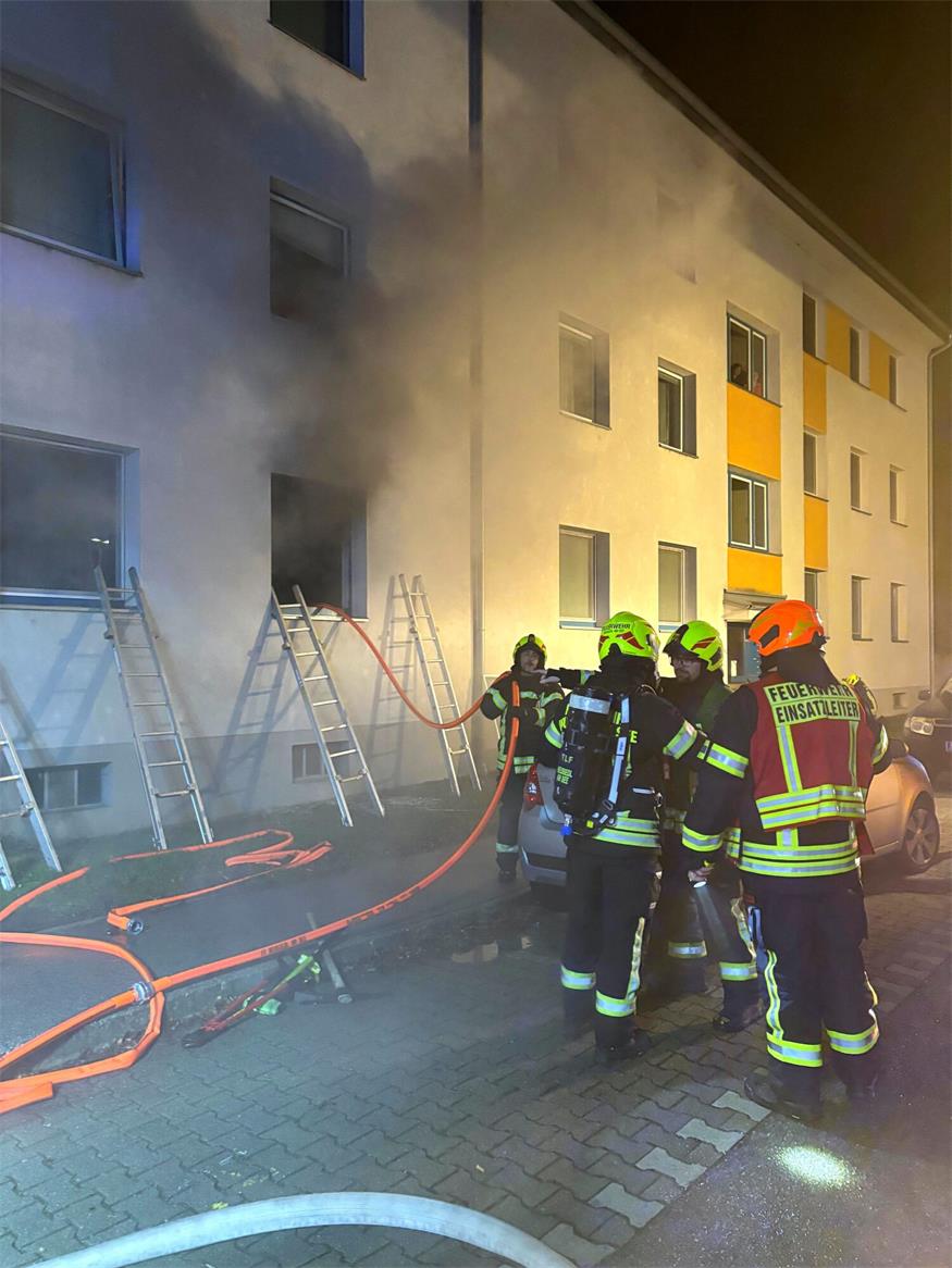 Neusiedl: Vier Verletzte bei Zimmerbrand