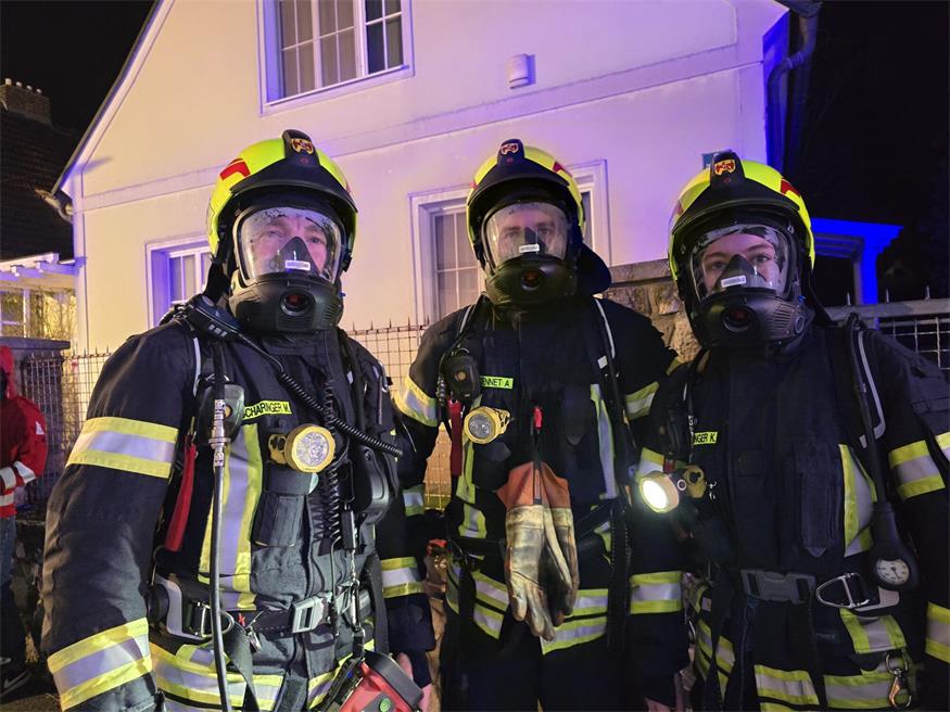 Neusiedl: Vier Verletzte bei Zimmerbrand