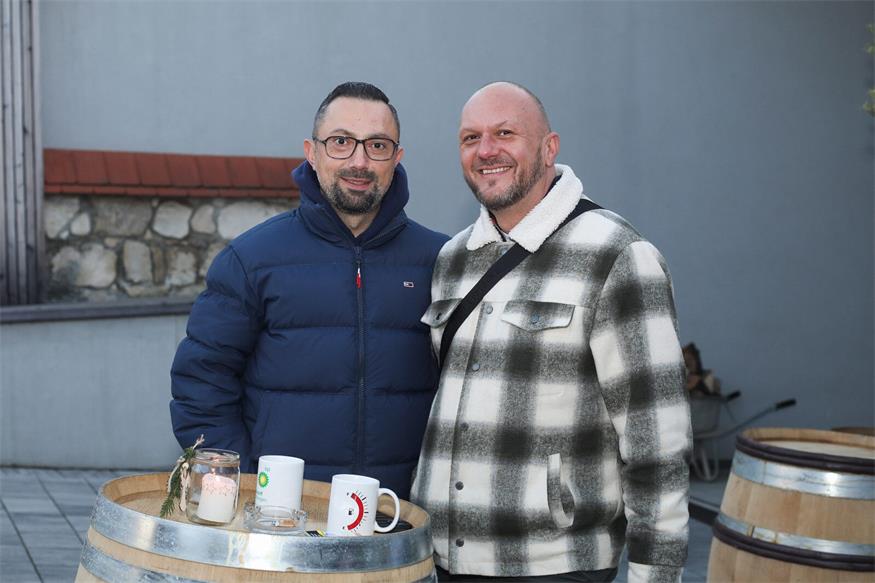 Neusiedl: Adventzauber im Weingut Königshofer