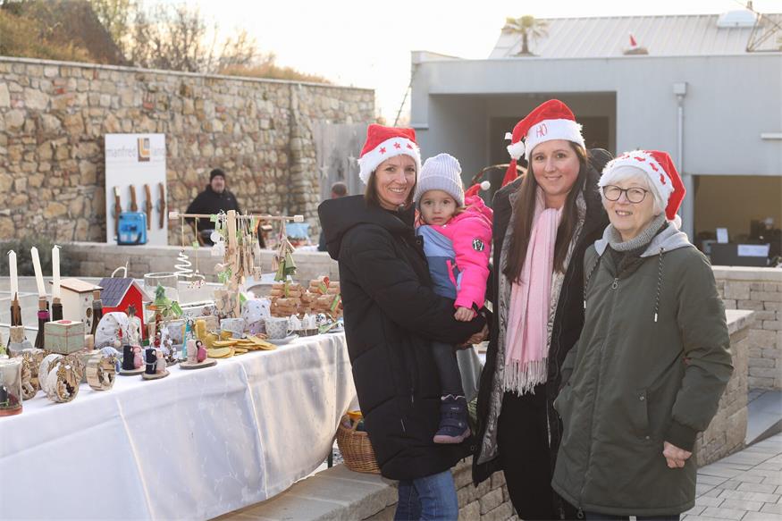 Neusiedl: Adventzauber im Weingut Königshofer