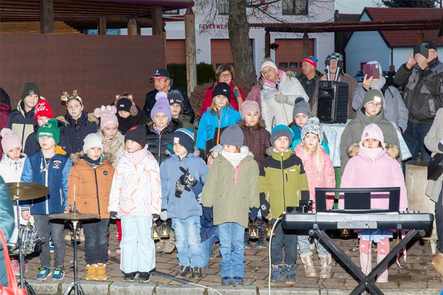 Weihnachtskrippe feierlich eröffnet