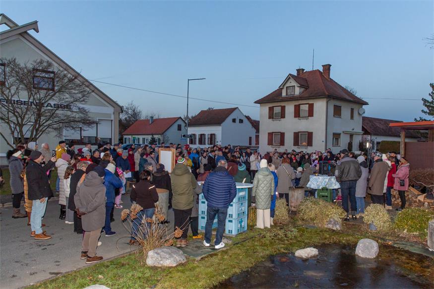 Weihnachtskrippe feierlich eröffnet