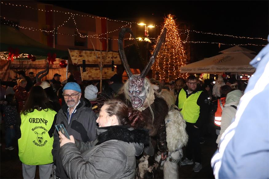 Mattersburger Weihnachtsmarkt wurde am Freitag eröffnet