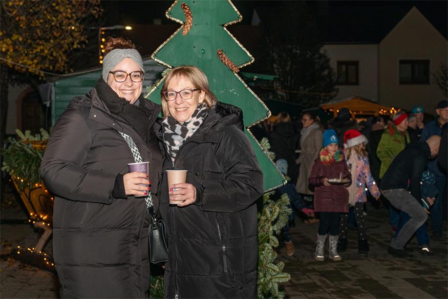 Adventdorf in Neusiedl am See: Von Punsch bis Ponyreiten