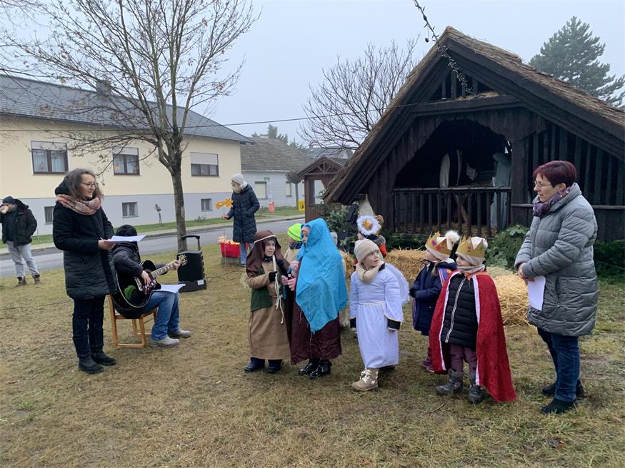 Weihnachtsfreude beim Adventzauber der Lackendorfer Vereine