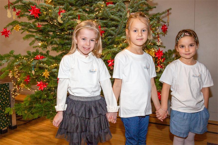 Neuberger Kinderchor sorgte für weihnachtliche Stimmung
