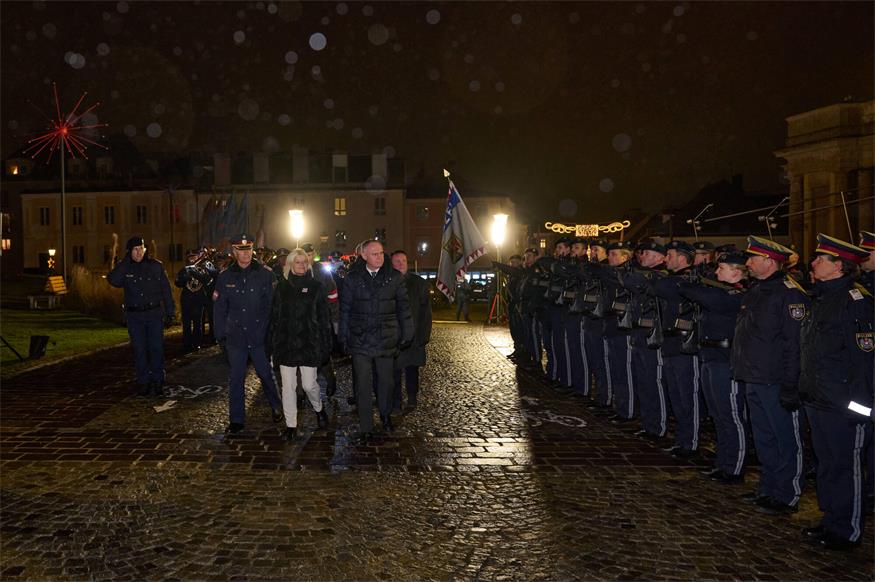 Minister-Duo dankte Polizei und Bundesheer vor Schloss Esterházy