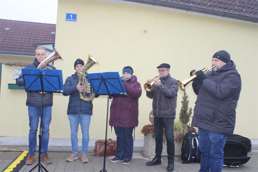 Gelungene Premiere für Piringsdorfer Adventmarkt