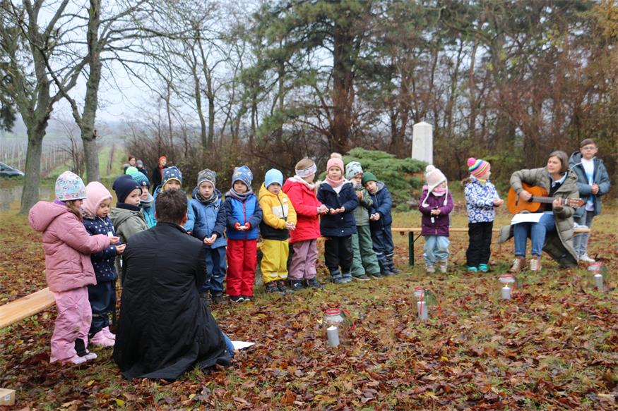 Gedenkveranstaltung beim Friedhof aus dem Ersten Weltkrieg