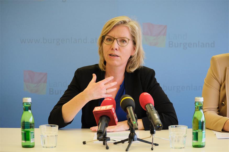 Brandschutzübung im Schilfgürtel: 200 Hektar werden gezielt abgebrannt