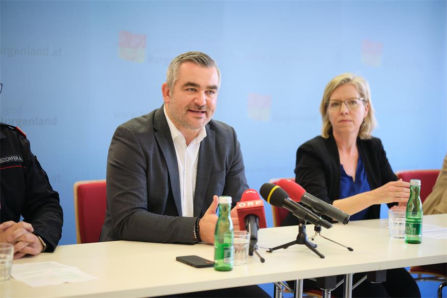 Brandschutzübung im Schilfgürtel: 200 Hektar werden gezielt abgebrannt