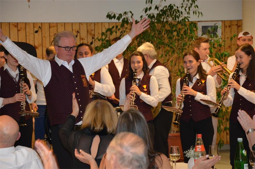 Alles Walzer: Großhöflein startete musikalisch in die Ballsaison