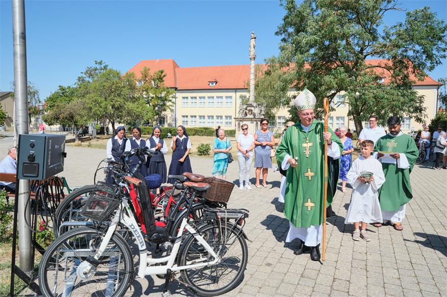 E-Bike-Ladestation bei Basilika Frauenkirchen feierlich gesegnet