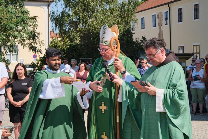 E-Bike-Ladestation bei Basilika Frauenkirchen feierlich gesegnet