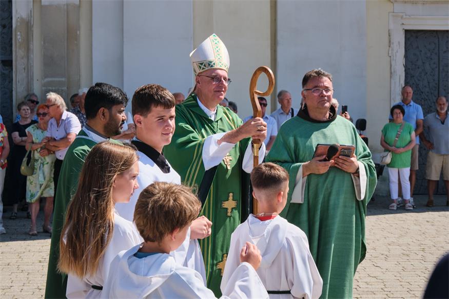 E-Bike-Ladestation bei Basilika Frauenkirchen feierlich gesegnet