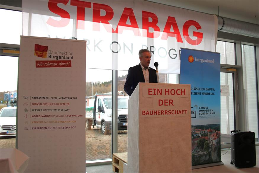 Baudirektion Burgenland-Stützpunkt feierte Dachgleiche in Stoob