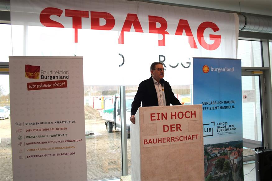Baudirektion Burgenland-Stützpunkt feierte Dachgleiche in Stoob