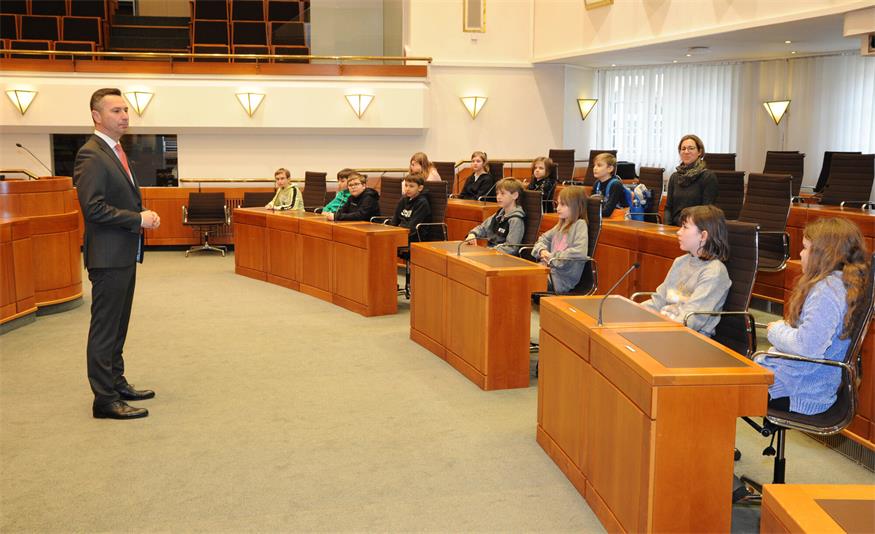 Landtag macht die Tür noch weiter auf und nimmt Kurs auf Social Media