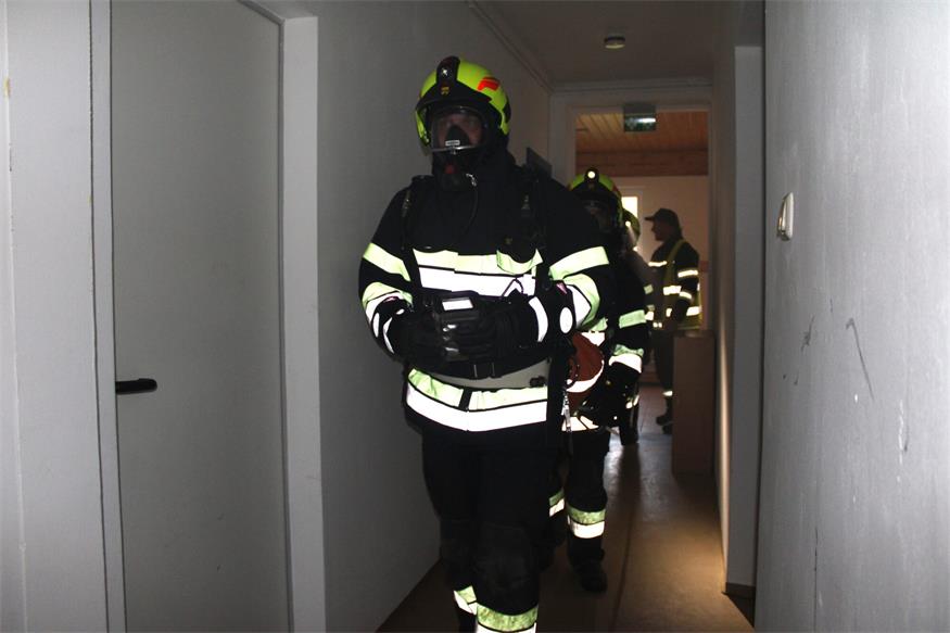Rauch im Unterloisdorfer Dorfzentrum: Über 90 Feuerwehrleute übten
