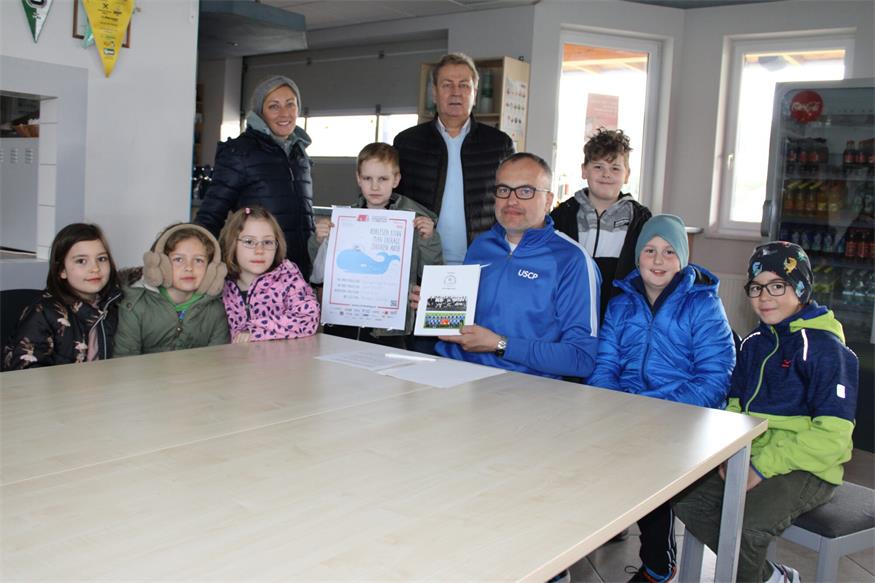 Volksschulkinder auf „Vorlese-Tour“ durch Pilgersdorf und Unterrabnitz
