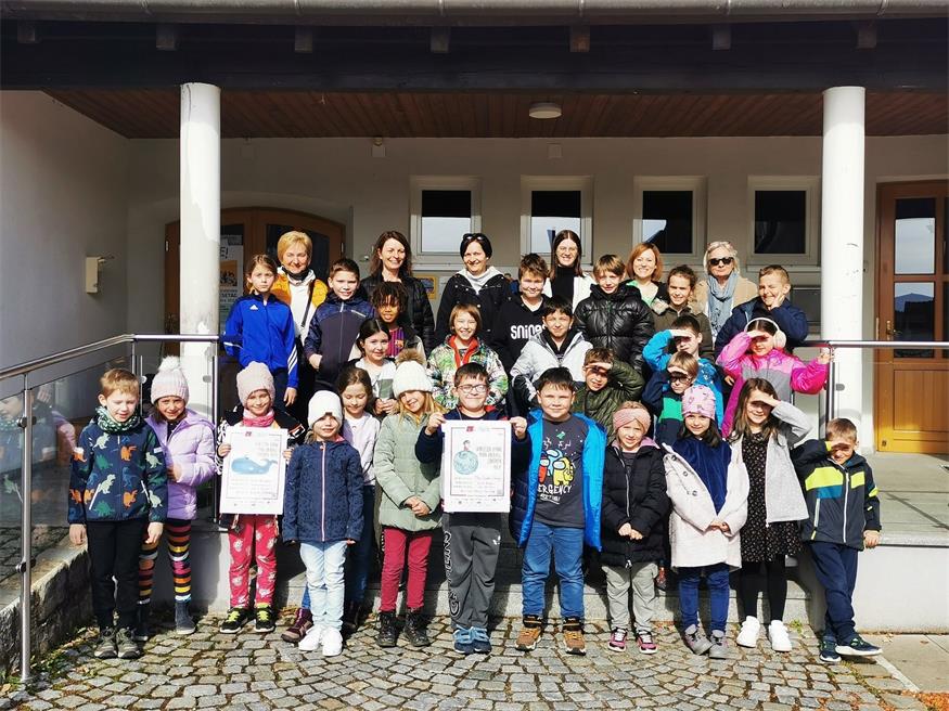 Volksschulkinder auf „Vorlese-Tour“ durch Pilgersdorf und Unterrabnitz