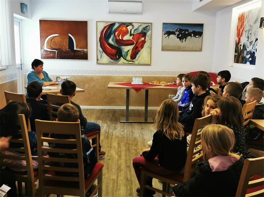 Volksschulkinder auf „Vorlese-Tour“ durch Pilgersdorf und Unterrabnitz