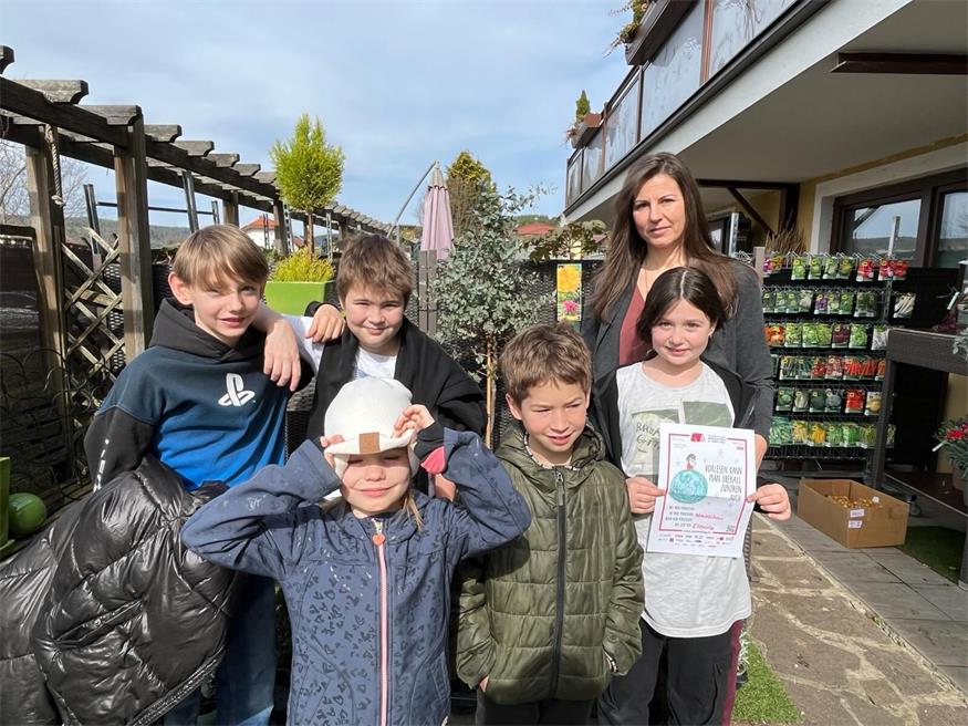 Volksschulkinder auf „Vorlese-Tour“ durch Pilgersdorf und Unterrabnitz