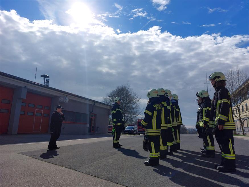 Erfolgreicher Praxistag für Neo-Floriani an Feuerwehrschule Eisenstadt