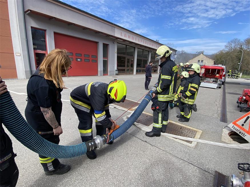 Erfolgreicher Praxistag für Neo-Floriani an Feuerwehrschule Eisenstadt
