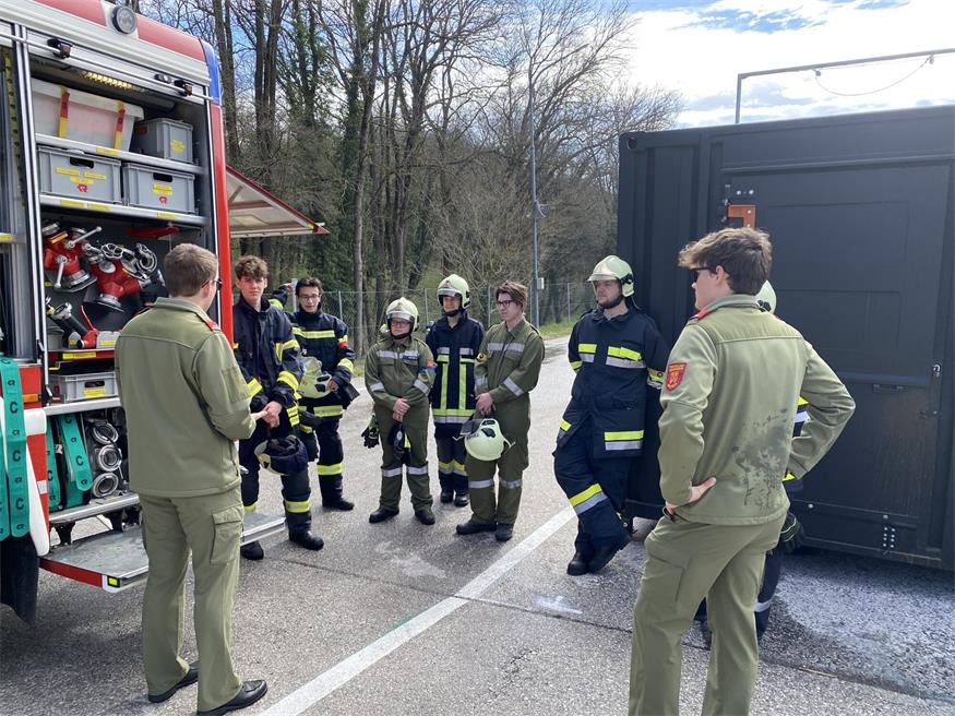 Erfolgreicher Praxistag für Neo-Floriani an Feuerwehrschule Eisenstadt