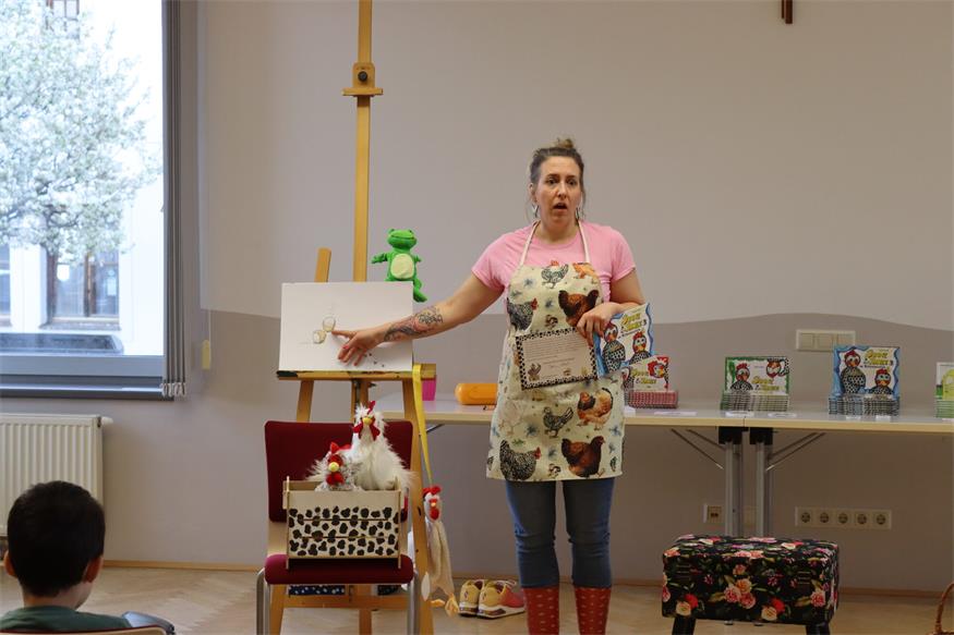 „Hühnertheater“ mit Sabine Rabel in Weingraben