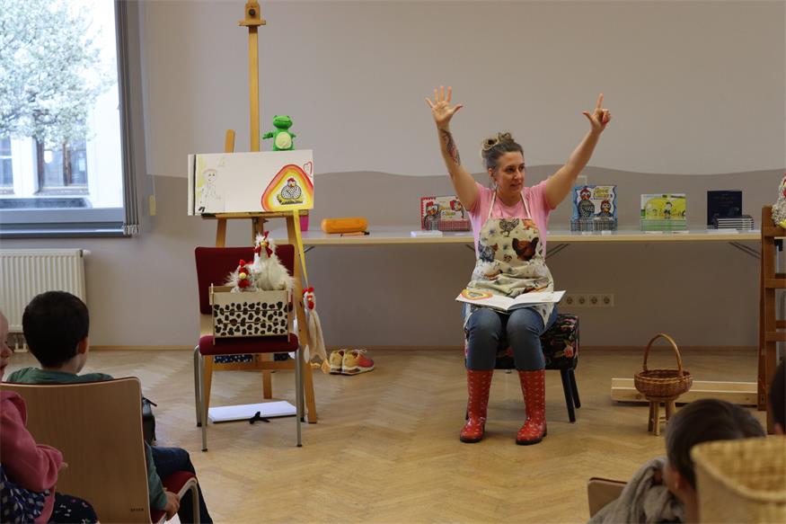 „Hühnertheater“ mit Sabine Rabel in Weingraben