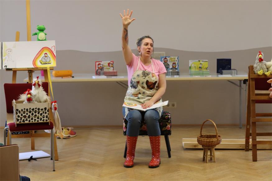 „Hühnertheater“ mit Sabine Rabel in Weingraben