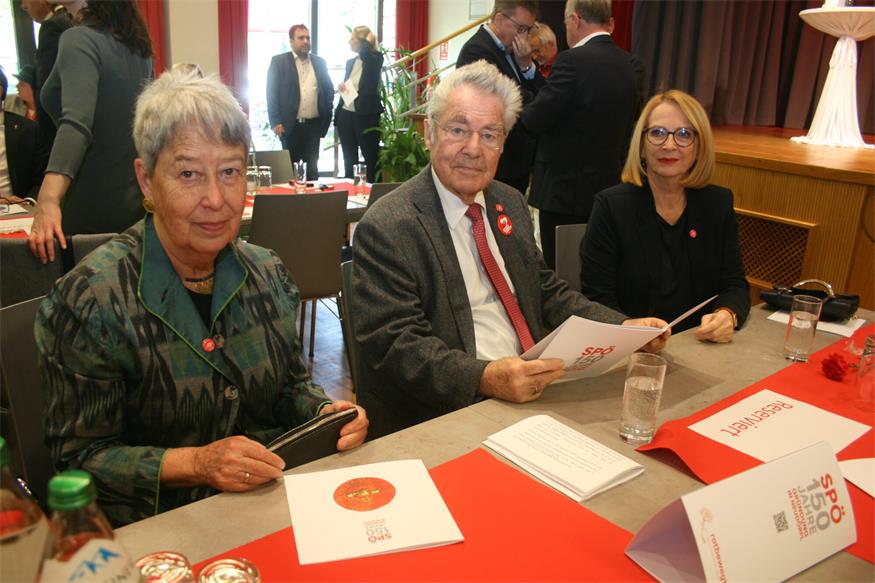 Die SPÖ-Prominenz feierte in Neudörfl mit eindringlichen Reden