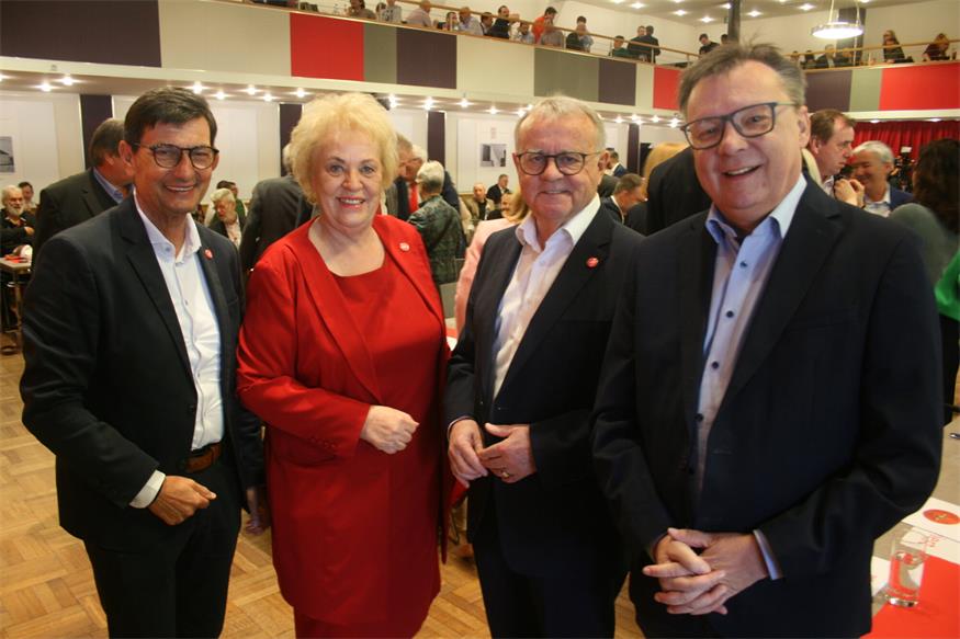 Die SPÖ-Prominenz feierte in Neudörfl mit eindringlichen Reden