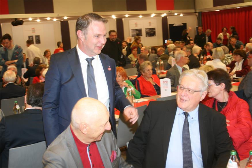 Die SPÖ-Prominenz feierte in Neudörfl mit eindringlichen Reden
