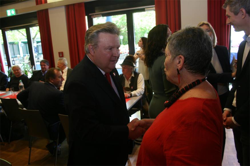 Die SPÖ-Prominenz feierte in Neudörfl mit eindringlichen Reden