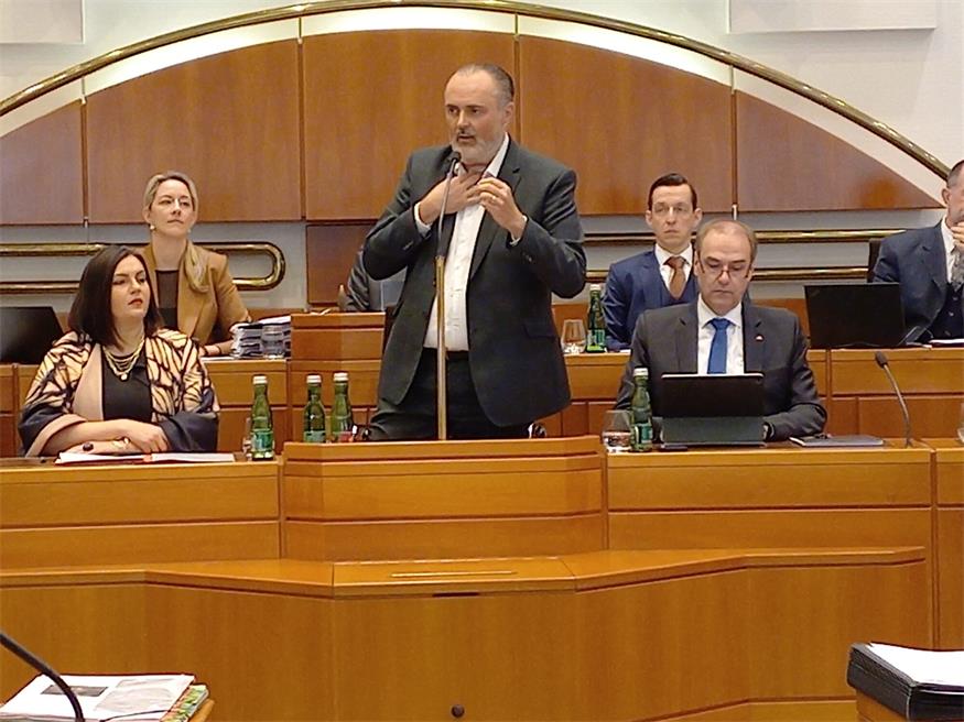 Landtag: Privatuni-Ankündigung und Fragen zu den Finanzen