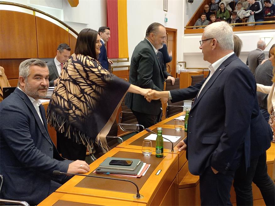 Landtag: Privatuni-Ankündigung und Fragen zu den Finanzen