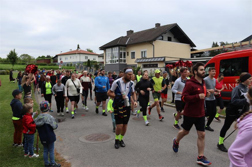 Laufen und gehen für guten Zweck in Draßmarkt