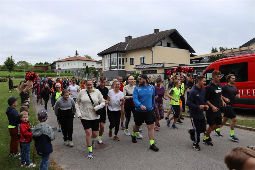 Laufen und gehen für guten Zweck in Draßmarkt