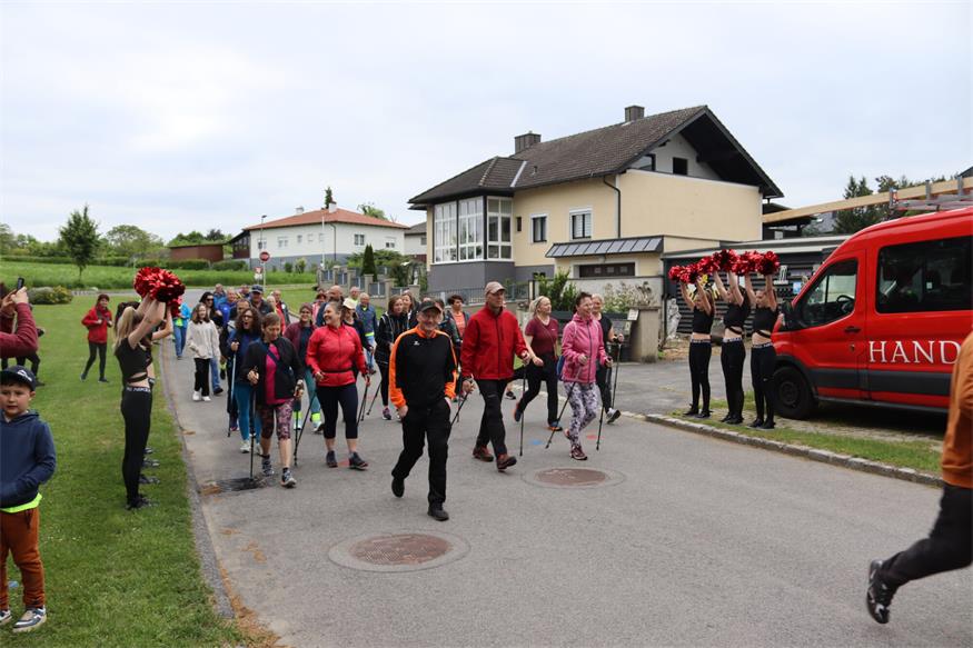 Laufen und gehen für guten Zweck in Draßmarkt